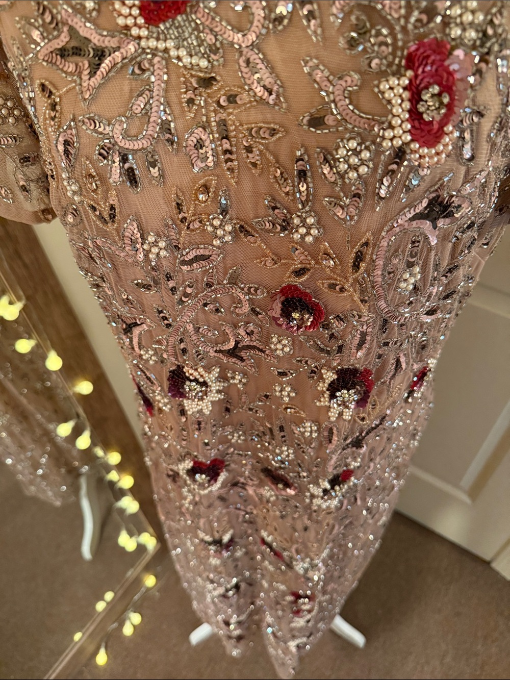 MAC DUGGAL
Beige Floral Embellished Short Sleeve Midi Dress - Picture 8 of 16
